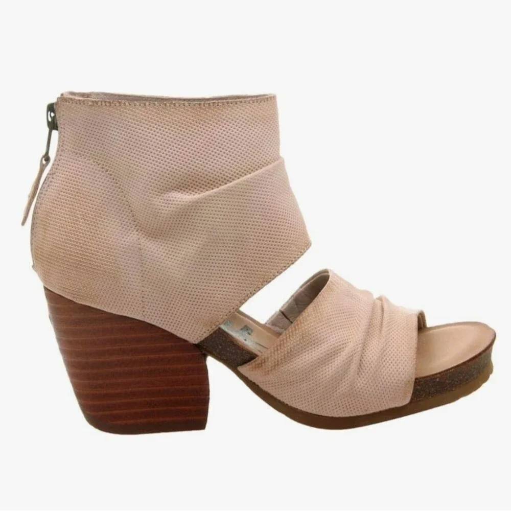 OTBT Women's Patchouli Tan Perforated Leather Stacked Heel Sandal, Sz 6